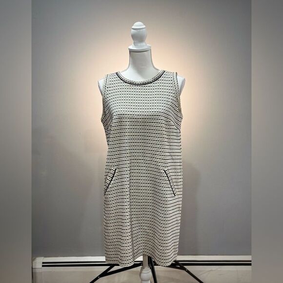 B/W LOFT Dotted Sleeveless Sheath Dress Size S EUC - Picture 1 of 6